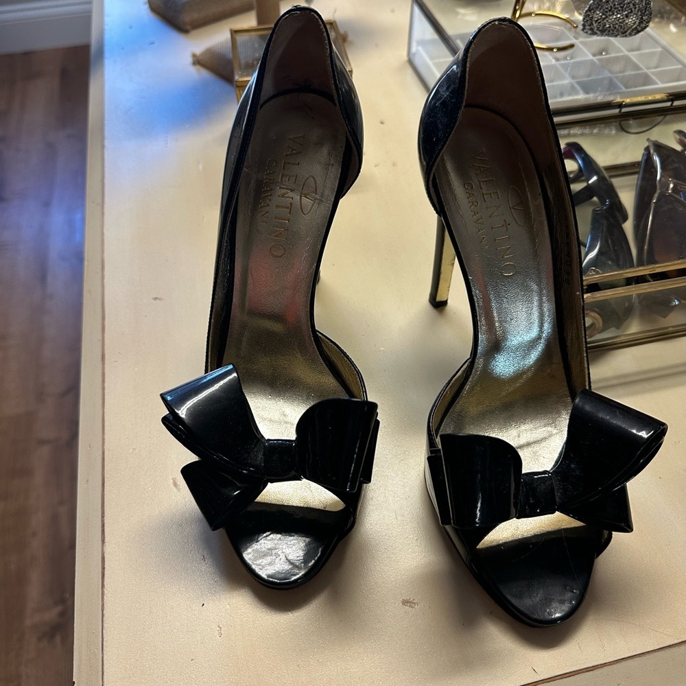 Valentino Glossy Black Heels with Bow Accent